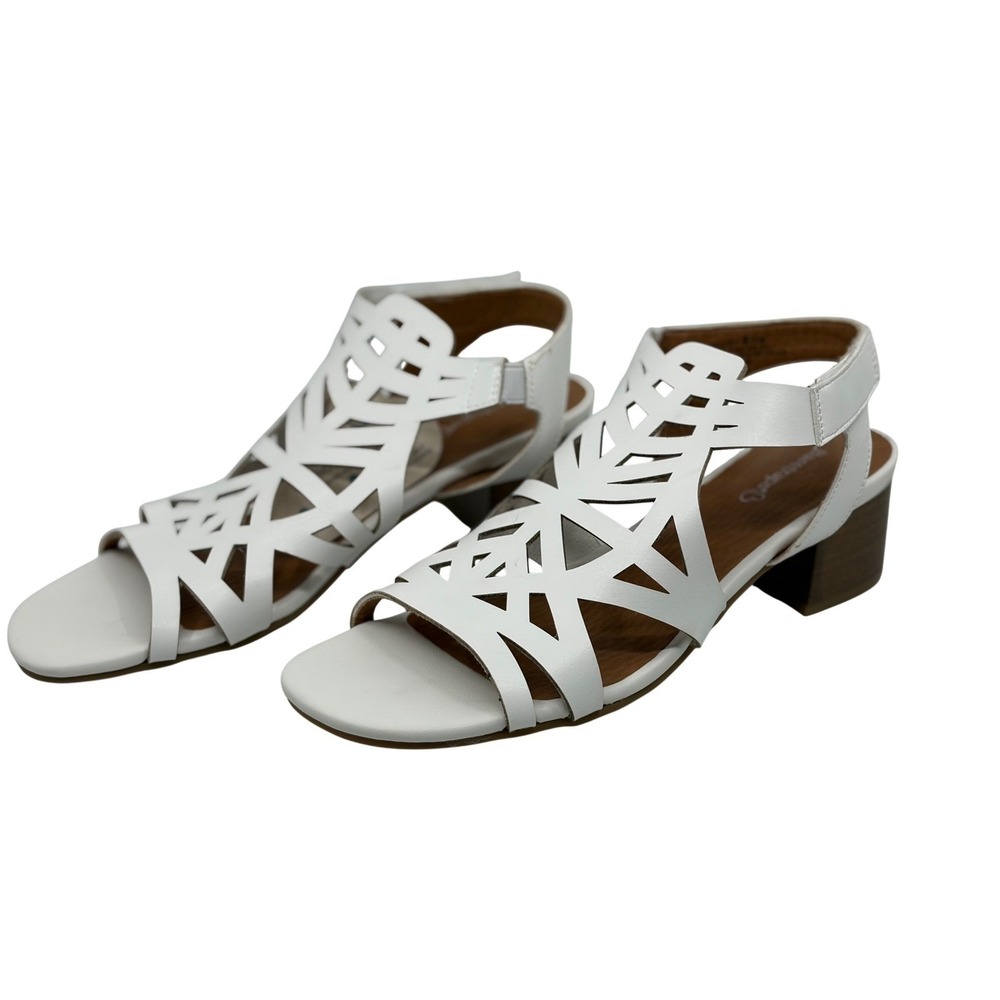 Baretraps Velvet White Laser Cut Block Heel Sandals Women's Size‎ 8.5 M - Picture 4 of 9